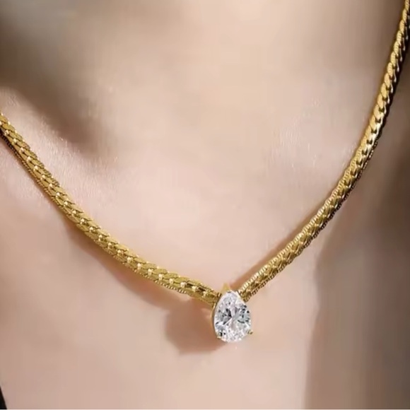 Neiman Marcus Jewelry - 2ct Pear Cut Necklace